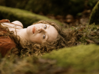 Becca James Unleashes Ethereal Alt-Pop Single ‘Holy Bed’